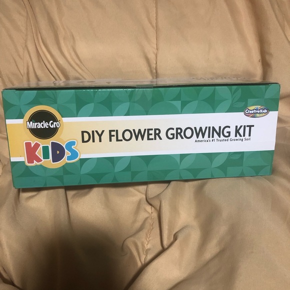 New Miracle Grow Kid Gardening Flower Growing Kit Paint Set summer project gift - Picture 3 of 8
